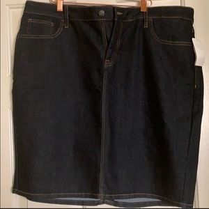 Dark wash denim skirt